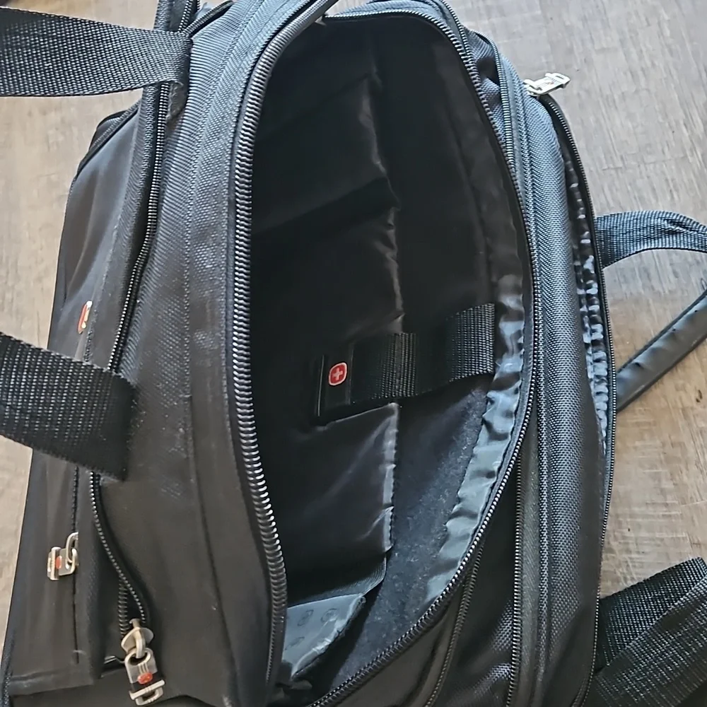 SWISS WIN EXPANDABLE MUTI POCKET COMPUTER BAG WITH SHOULDER STRAPS
